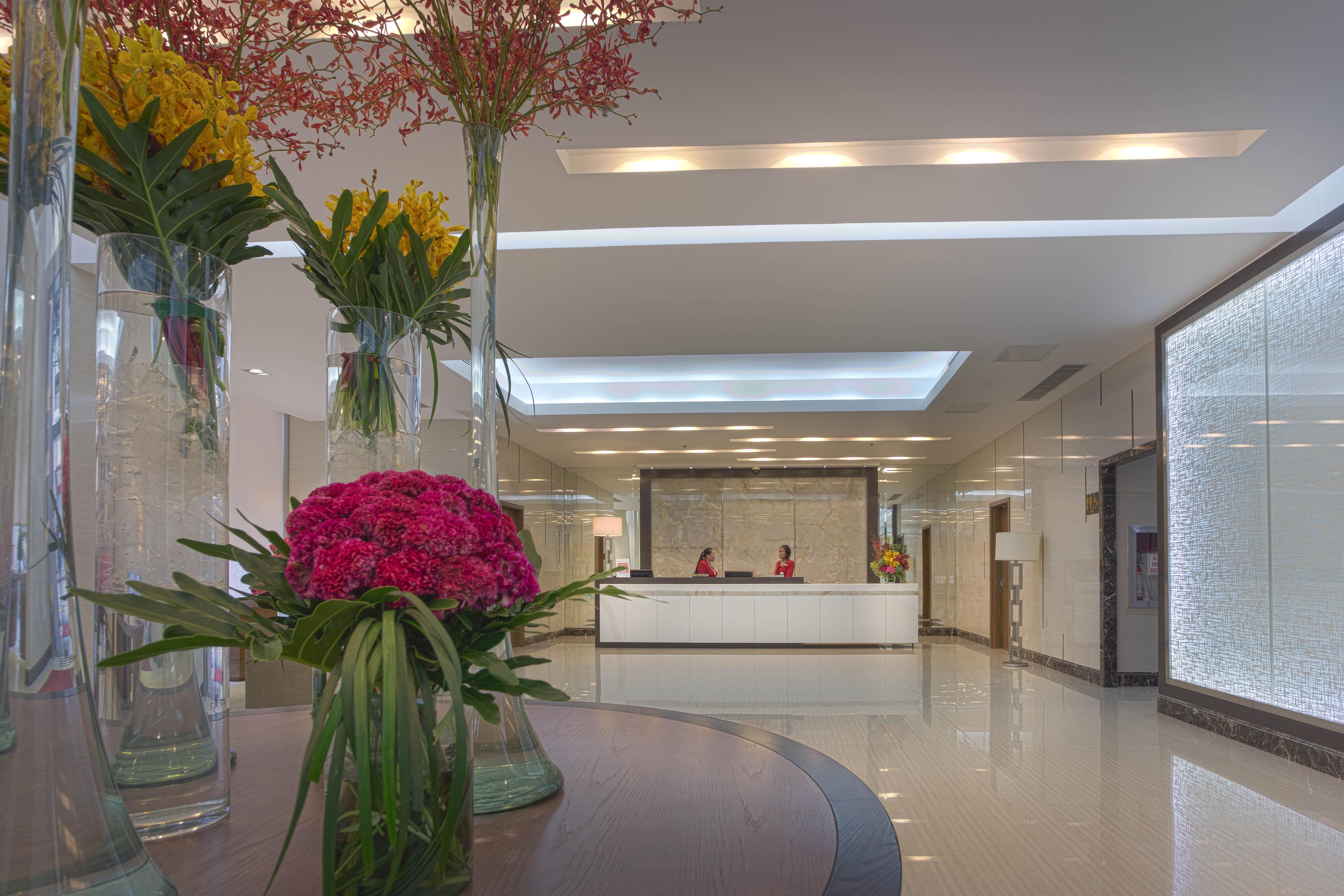 Valero Grand Suites By Swiss-Belhotel Макати Экстерьер фото